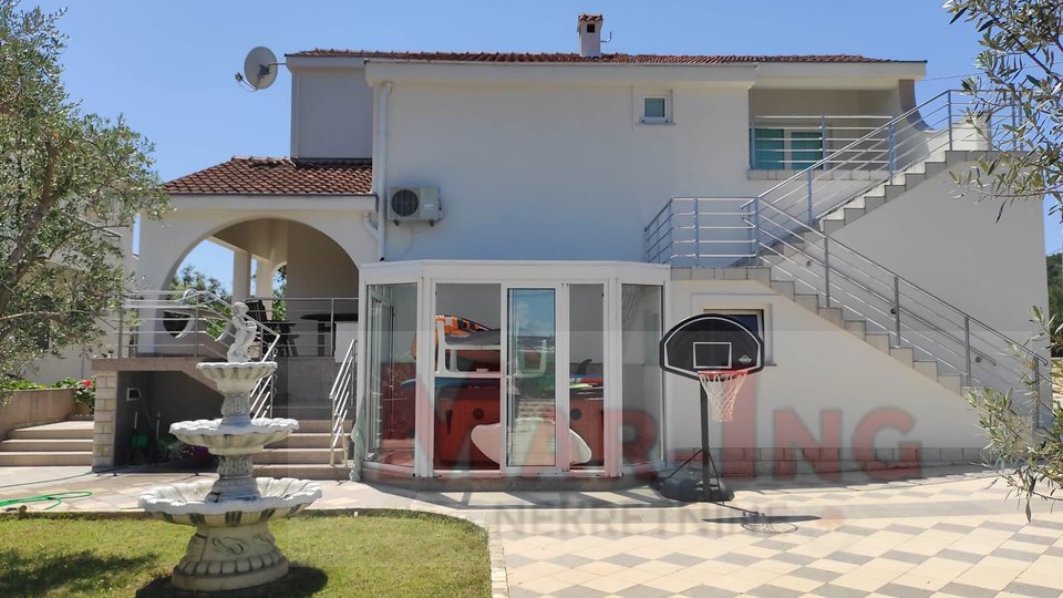 House, 308 m2, For Sale, Kukljica